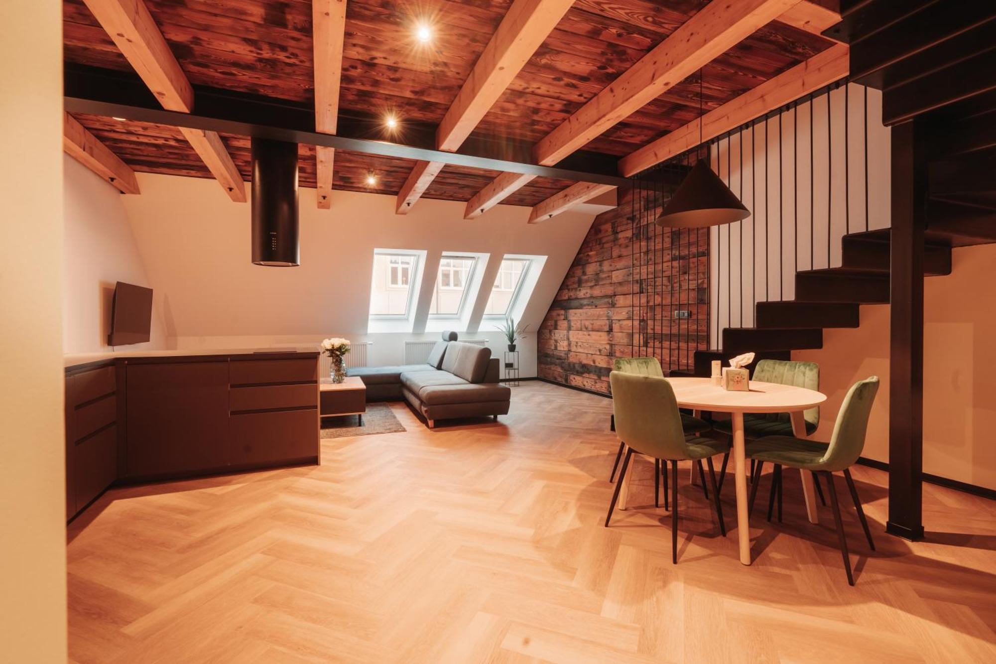 Hviezdoslavova Apartments, Trnava Centre, Parking Available Esterno foto