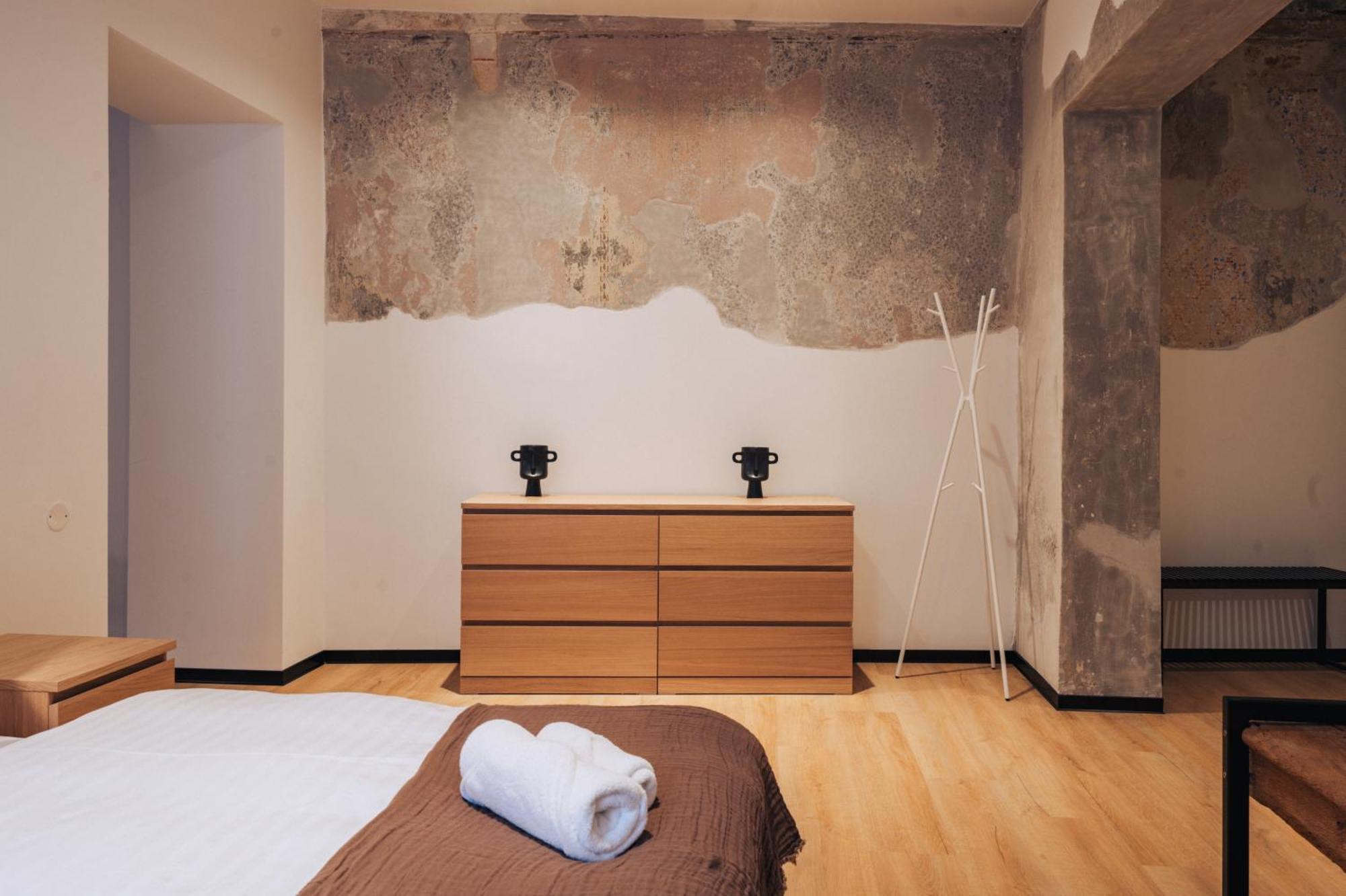 Hviezdoslavova Apartments, Trnava Centre, Parking Available Esterno foto